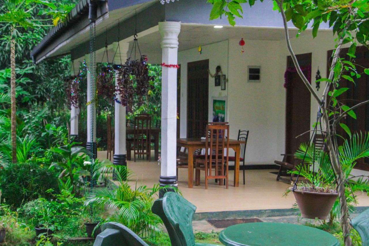 Sigiriya Mana B&B Ngoại thất bức ảnh